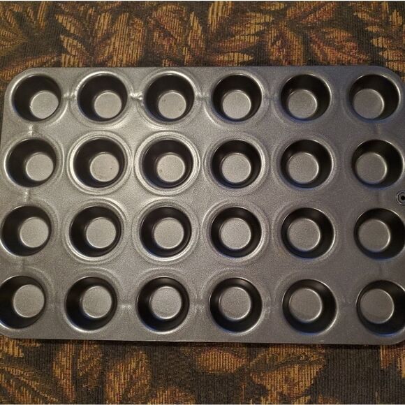 Pampered Chef Mini Muffin Pan #2 - Picture 1 of 4